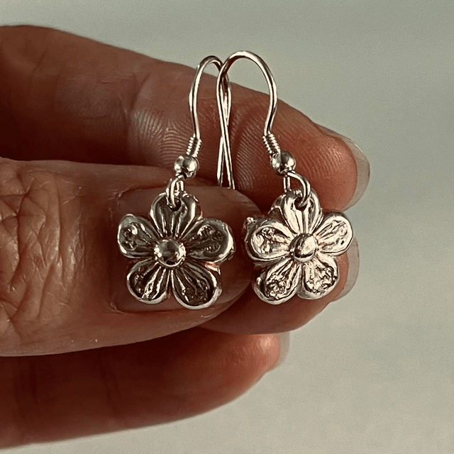 Pretty Silver Flower earrings