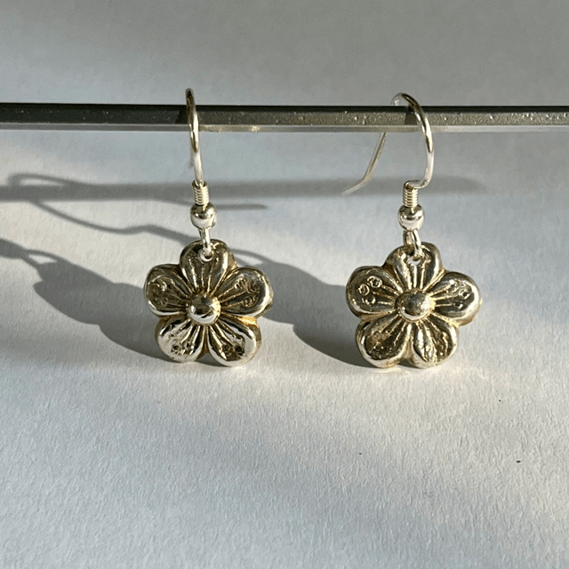 Pretty Silver Flower earrings