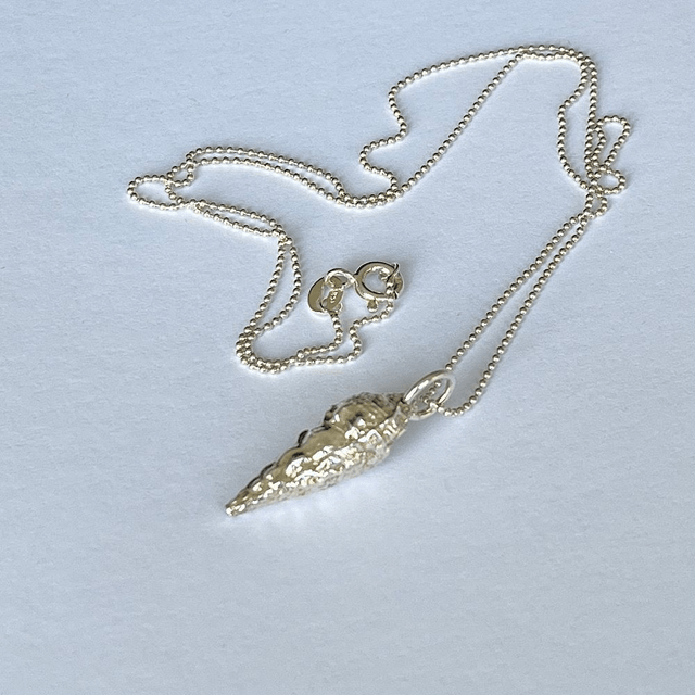 Sterling Silver Shell Pendant.